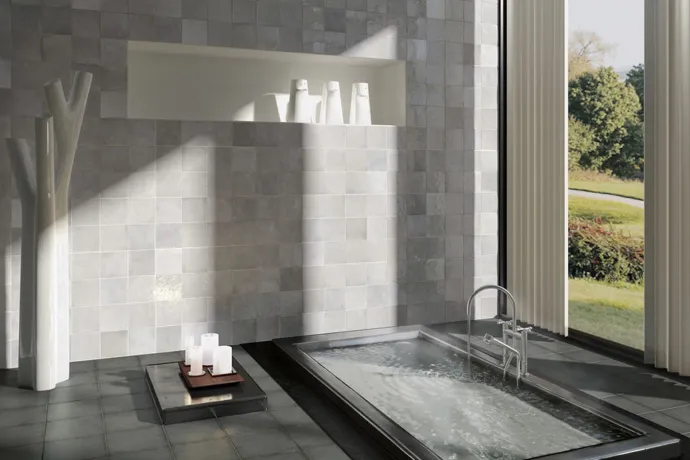  Ambiente revestimiento artisan_132x132cm_alabastergrey_spa-1024x819
