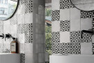  Ambiente revestimiento artisan_white_lunas_bath-819x1024