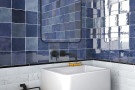  Ambiente revestimiento artisan_132x132_colonialblue_bath-967x1024