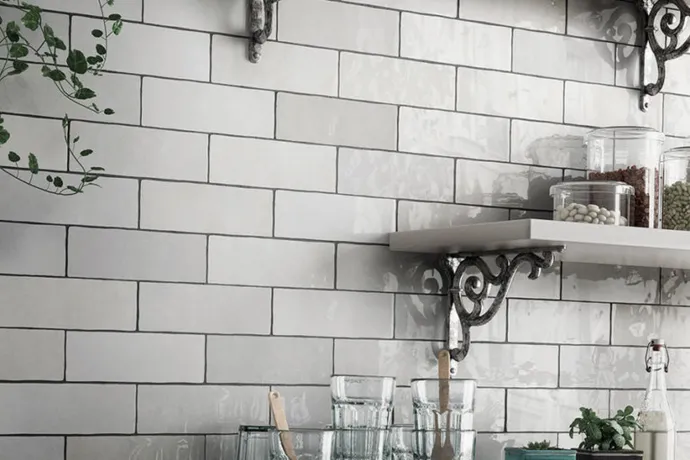  Ambiente revestimiento artisan_65x20_white_kitchen-768x1024