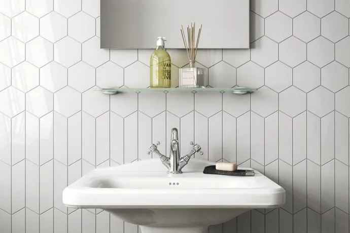  Ambiente revestimiento chevronwall-lightgrey-toilet-1024x1024