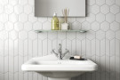  Ambiente revestimiento chevronwall-lightgrey-toilet-1024x1024