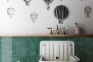 Ambiente revestimiento crackle-esmerald-green-75x15-bath-819x1024
