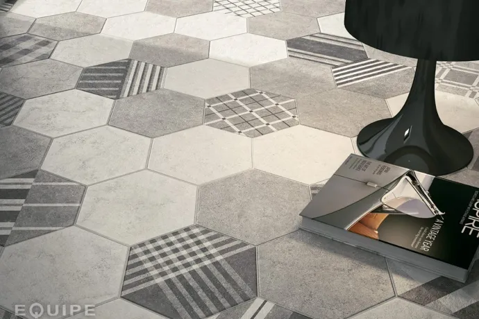  Ambiente porcelanico hexatile_cement