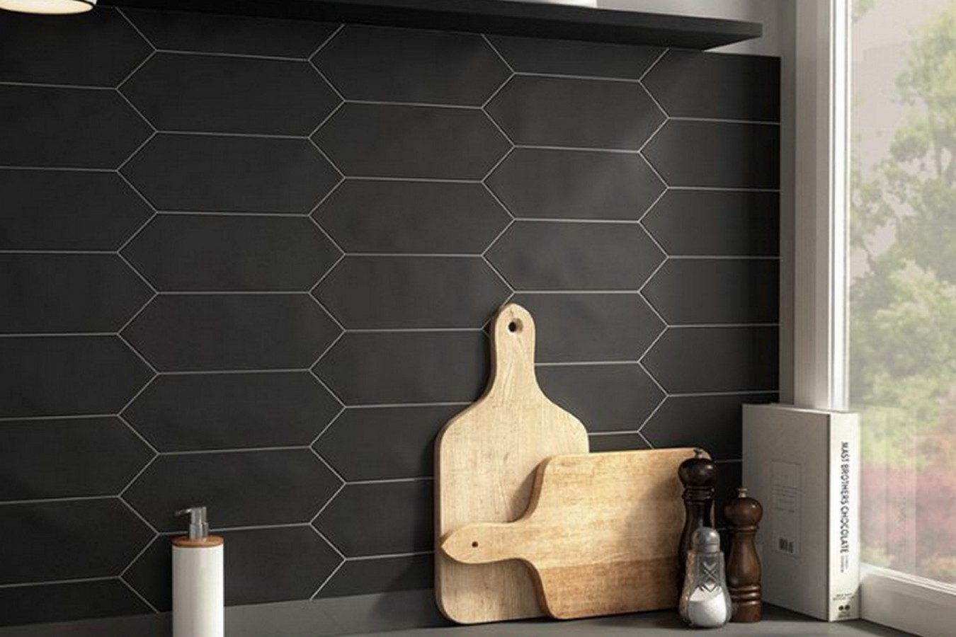Ambiente porcelanico kite_black_kitchen-684x1024