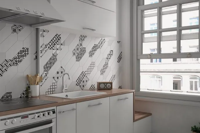  Ambiente porcelanico kite_white_patchwork_kitchen-684x1024