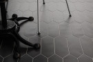  Ambiente porcelanico kite_black_floor_det_bar-819x1024