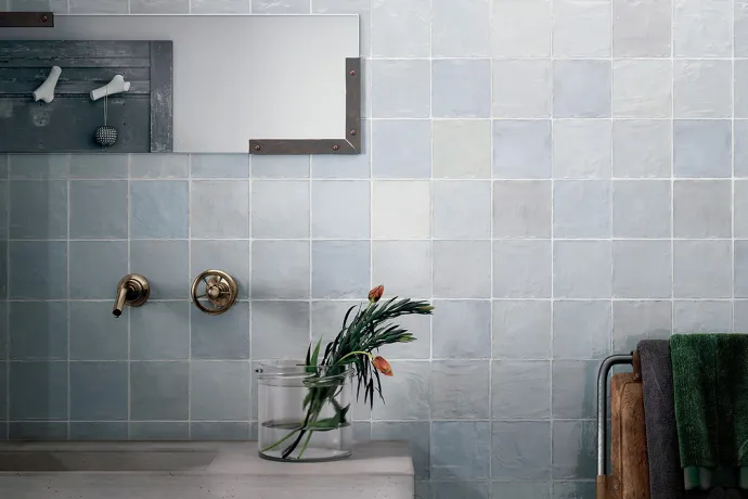  Ambiente revestimiento la-riviera-132x132-lavanda-blue_bath