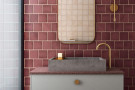  Ambiente revestimiento magma-burgundy-132x132-bath-916x1024