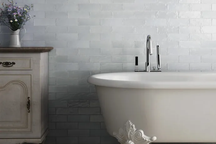  Ambiente revestimiento mallorca-65x200-blue-bathroom_mod-819x1024