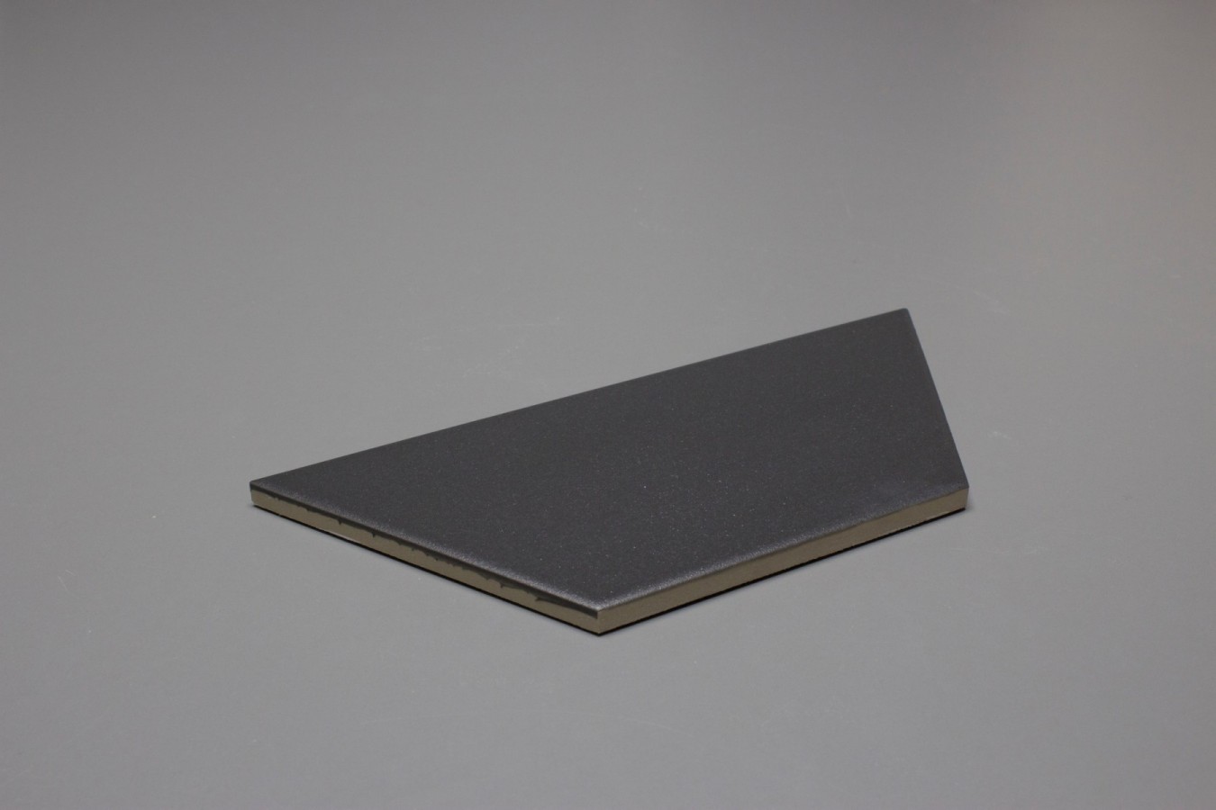  Pavimento trapezium graphite matt