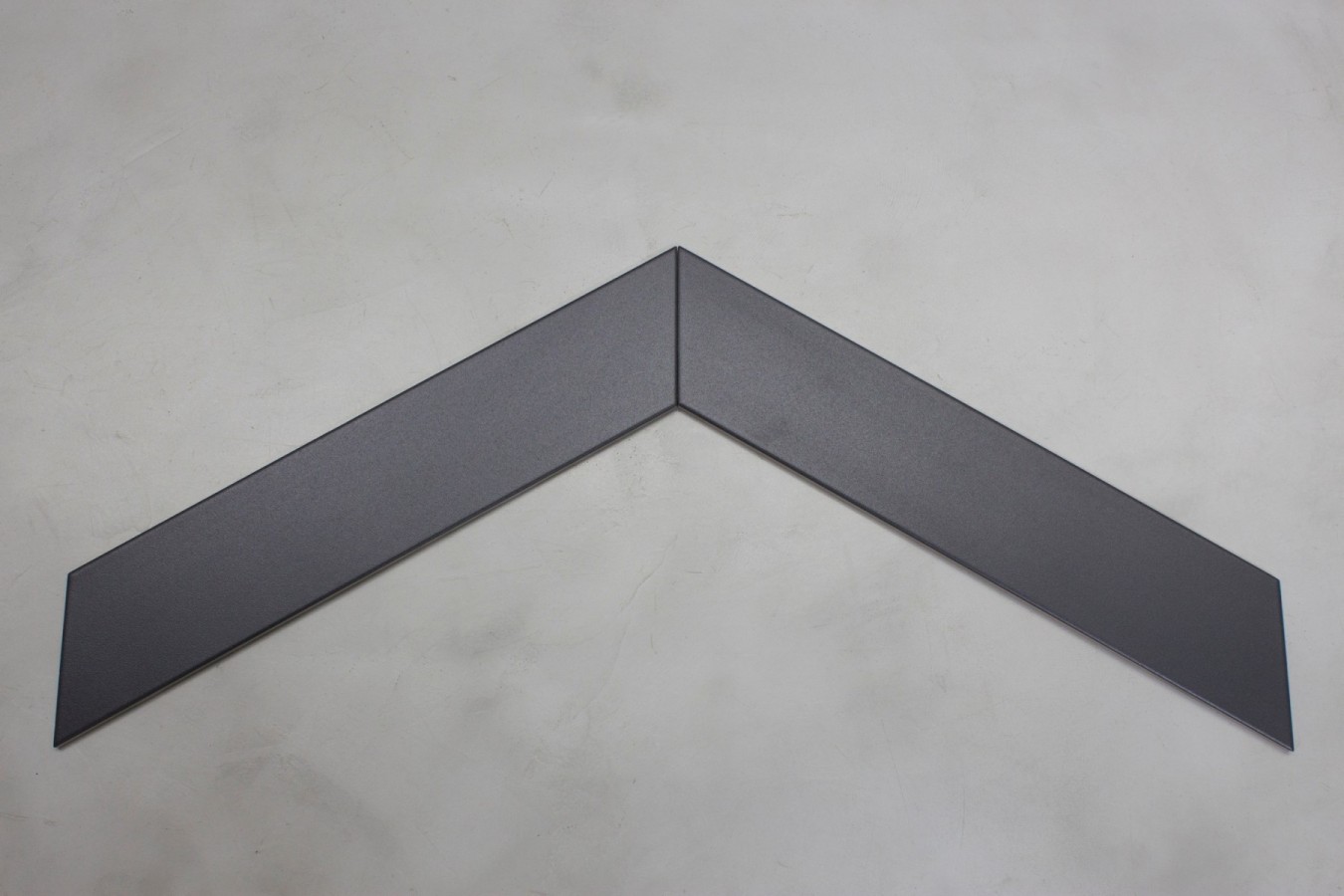 Pavimento chevron graphite matt