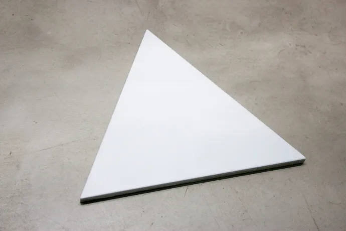  Pavimento triangle ice white matt 2